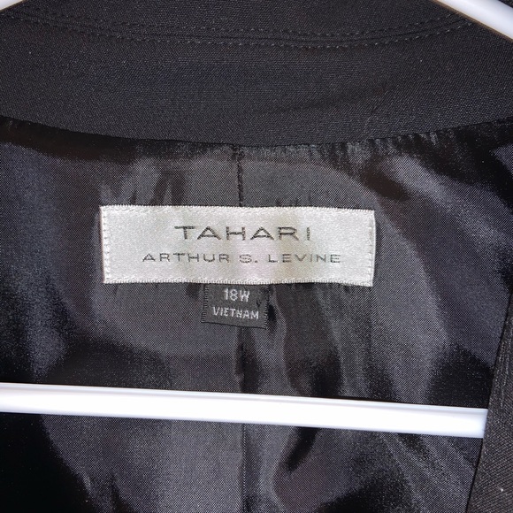 SOLD Tahari Black and White blazer size 18W - Picture 2 of 8